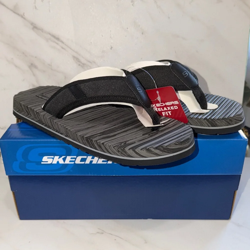 NEW Skechers tantric rafe Men's Flip-Flops sz 7 men’s / 8.5 wome